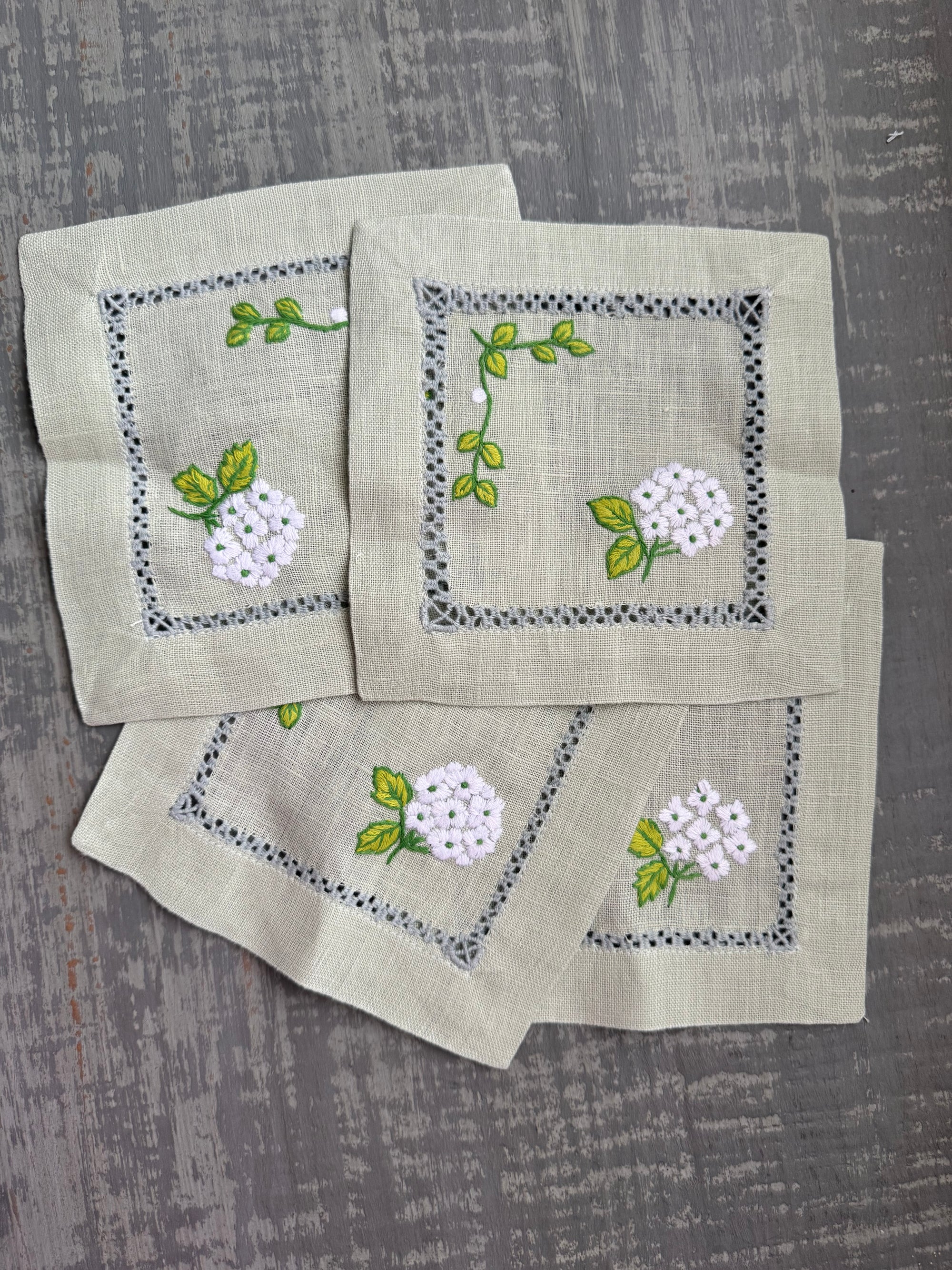 Hydrengeas Bunch Cocktail Napkins