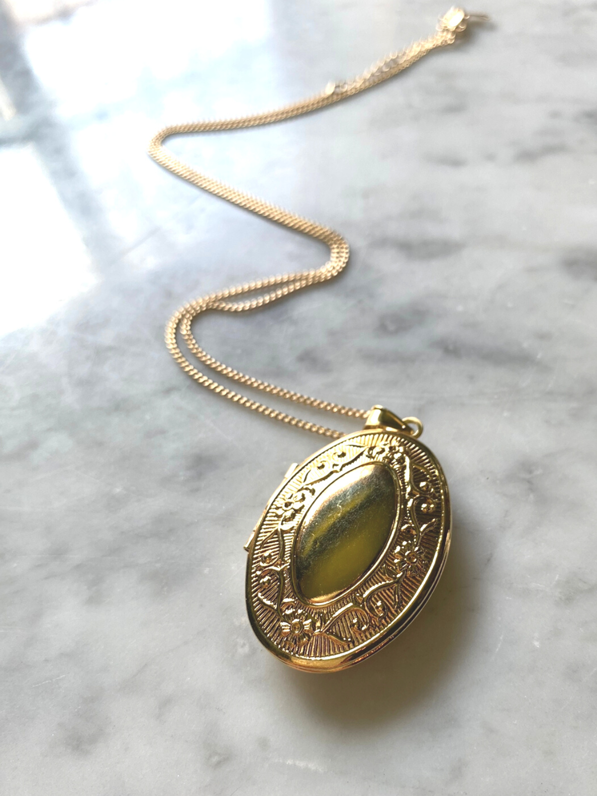Vintage Forget Me Not Locket And Chain 9ct Gold Dated 1968 – Antique  Jewellery Online