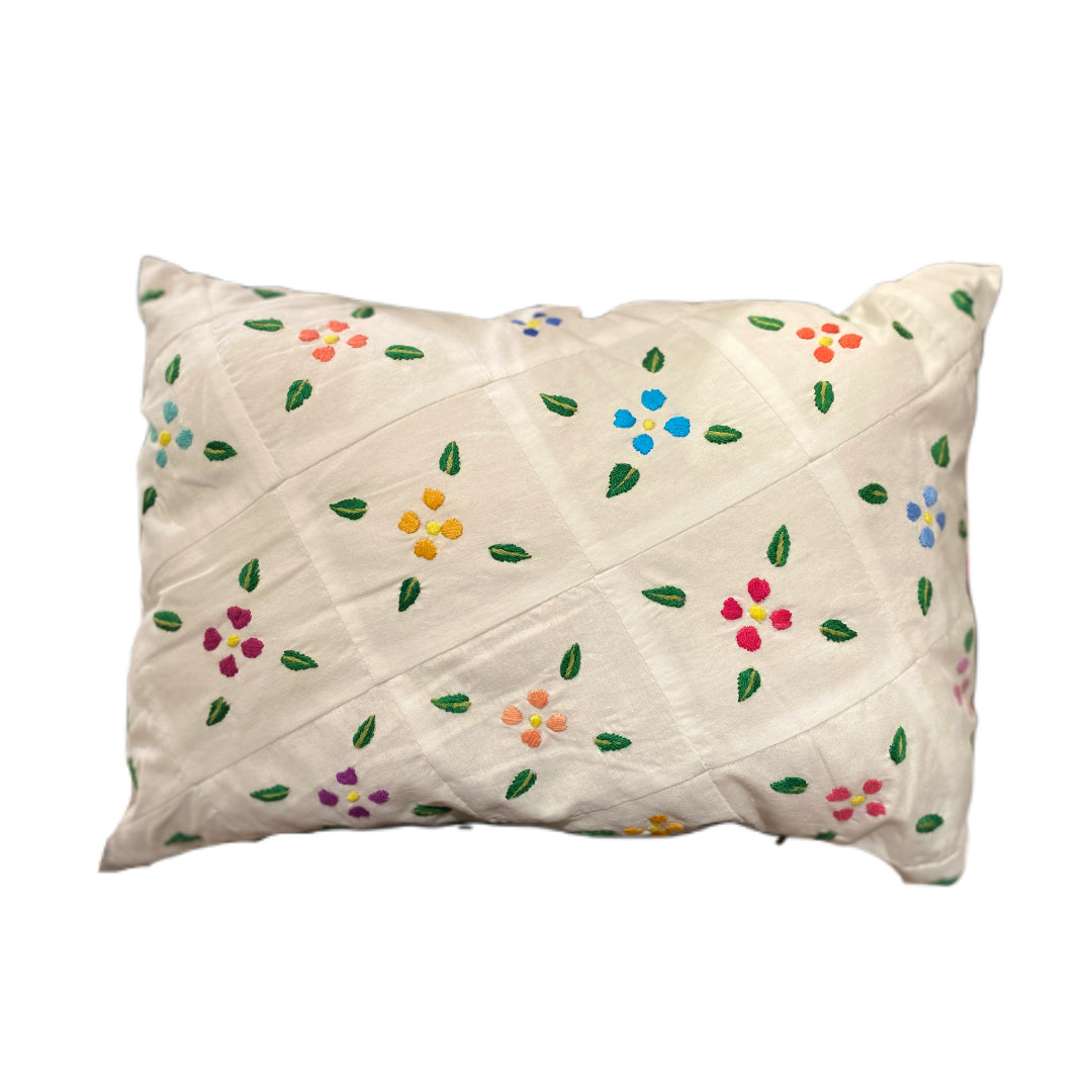 Daisies with Leafs quilted Pillow